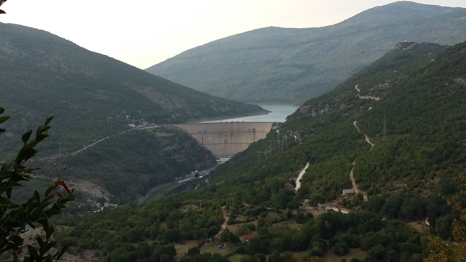 Nepoznata osoba pucala na dalekovod u blizini Goražda